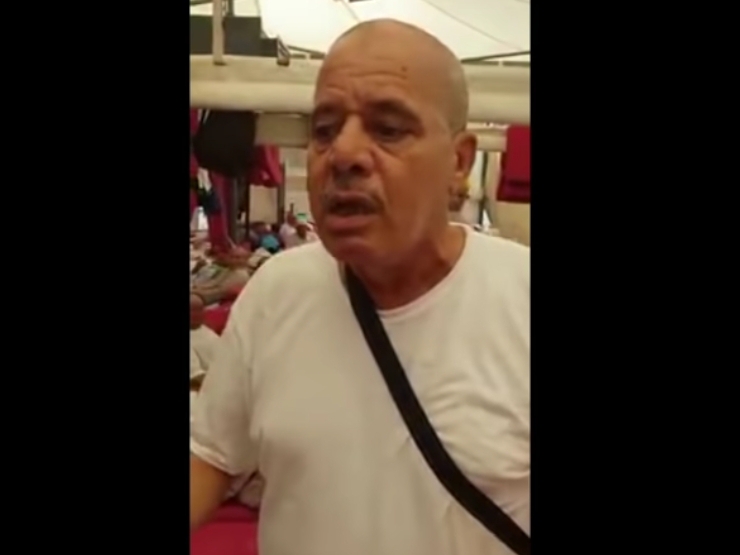 شاهد.. حجاج من الجديدة يهاجمون البعثة المغربية و يؤكدون : ''البهايم مكيتعاملوش بهذه الطريقة''