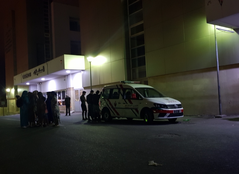 خلافات زوجية تدفع شابة الى محاولة الانتحار بإلقاء نفسها من الطابق الثالث لإقامة سكنية بآزمور