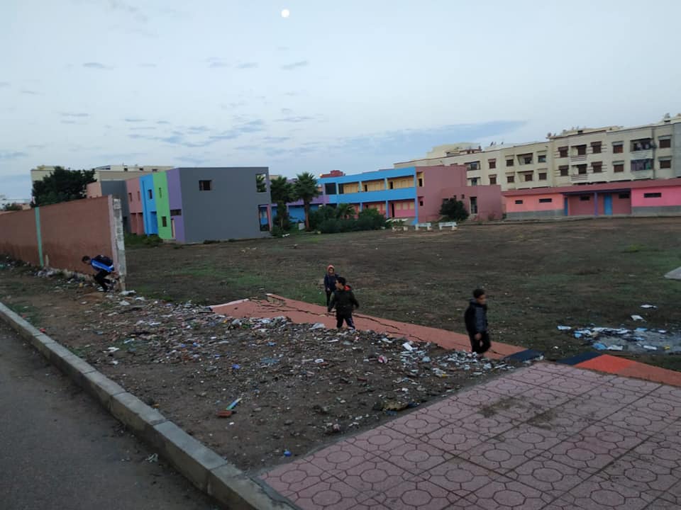 مطالب بحلول لجنة وزارية لتقصي حقائق انهيار سور مدرسة المتنبي بالجديدة