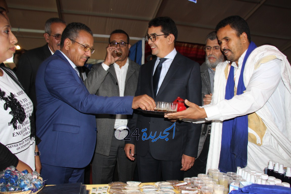 بالصور.. عامل الجديدة بفتتح معرض الصناعة التقليدية بساحة البريجة بمشاركة 100 عارض