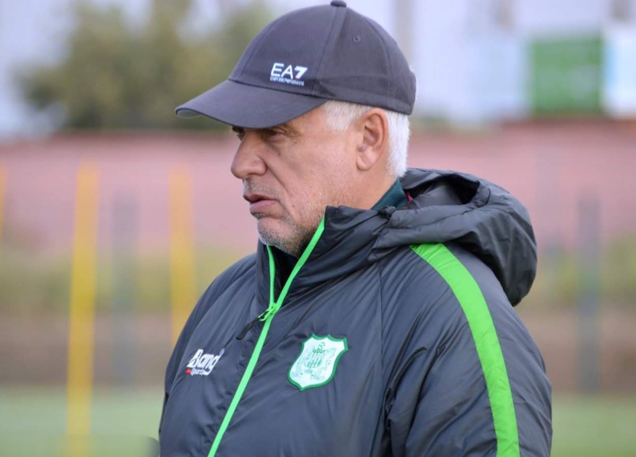 الجامعة توقف مدرب الدفاع الحسني الجديدي