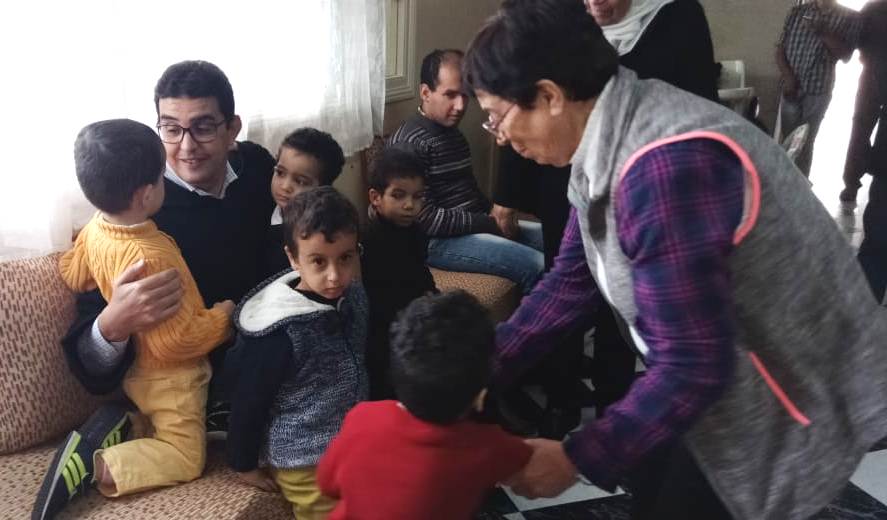 الجديدة: التفاتة أبوية يشمل بها ممثل صاحب الجلالة الصغار في وضعية صعبة