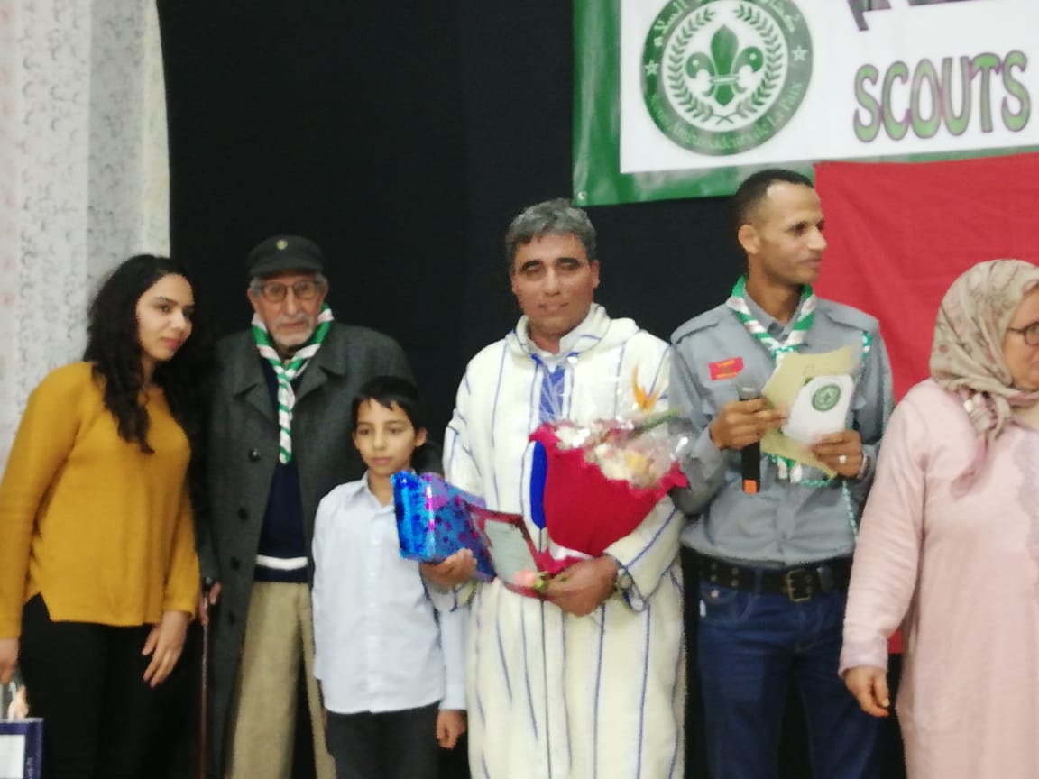 تكريم الفاعل الحقوقي والجمعوي حسن حاتمي على هامش تأسيس فرع منظمة كشافة سفراء السلام بالجديدة