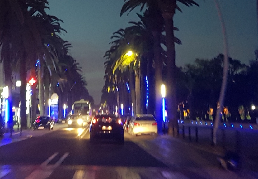 استياء من ضعف جودة الانارة العمومية بشارع محمد السادس ومطالب للجماعة بالتدخل