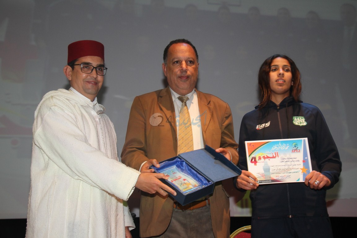 بالصور.. جمعية الصحافة بالجديدة تتوج شخصيات السنة في الدورة الرابعة من ''ليلة النجوم''