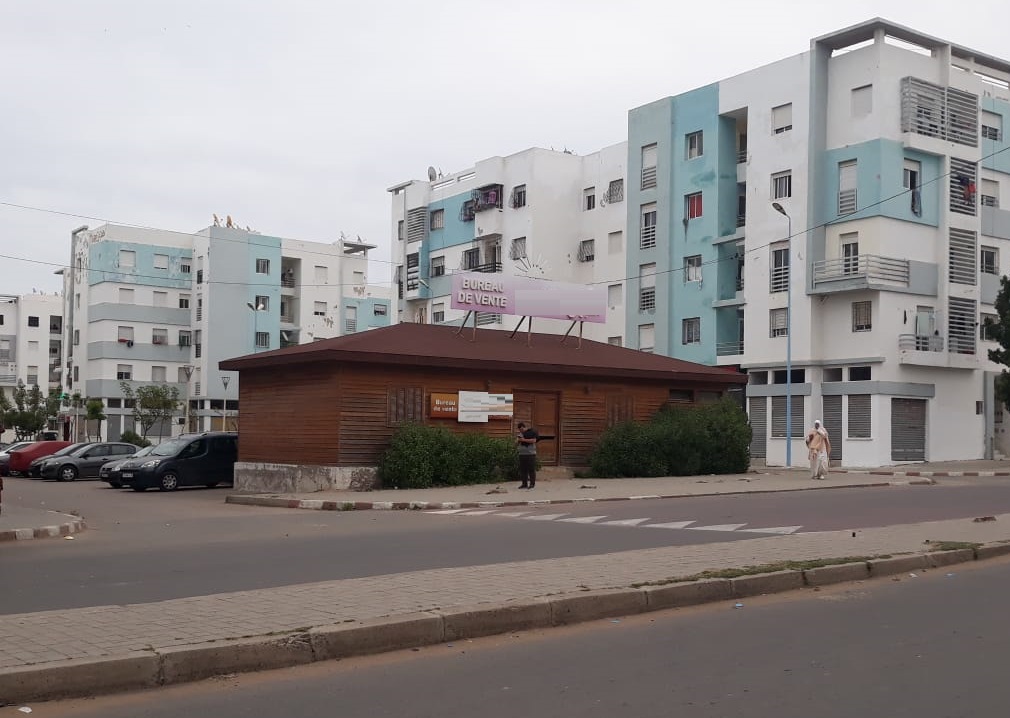 ساكنة حي المطار بالجديدة تطالب بازالة بناية مهجورة تسبب ضررا للساكنة وتجار الحي