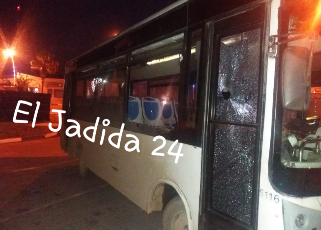 مجهولون يشنون هجوما جديدا ضد حافلات النقل الحضري بالجديدة