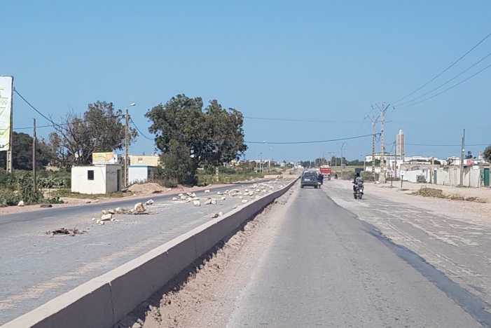 وزارة التجهيز تلغي صفقة أشغال توسعة طريق الجرف الاصفر  وتطلق صفقة جديدة لاتمام الاشغال