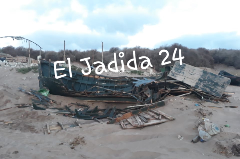 بقرار عاملي.. السلطات المختصة بالجديدة تدمر 15 قارب صيد بحري غير قانوني (صور + فيديو حصري)