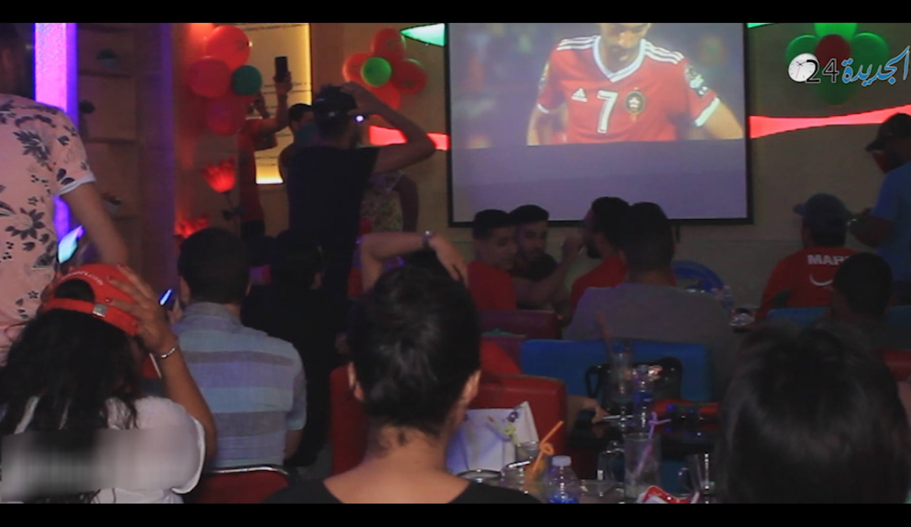 شاهد من فضاء ''الواتساب بول'' بالجديدة.. فرحة وحزن وصدمة بعد اقصاء المنتخب المغربي