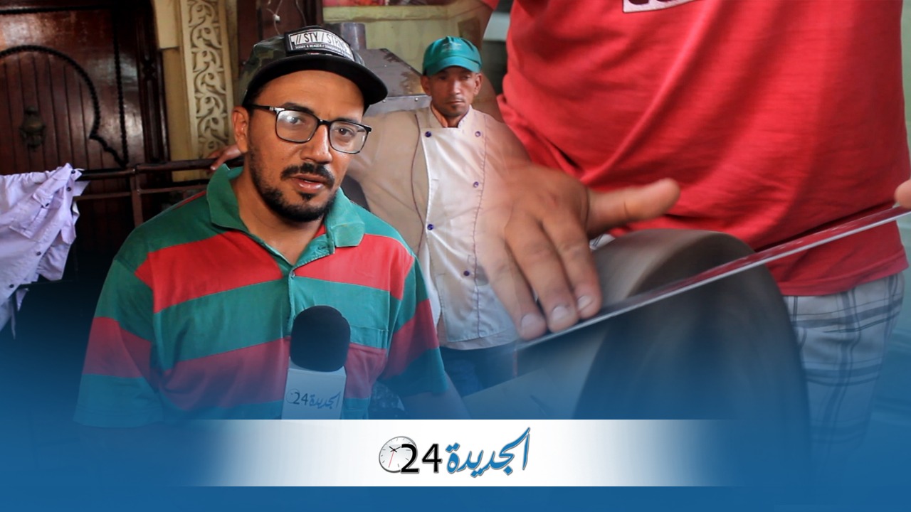 شاهد.. اقبال كبير على ''حشد'' السكاكين في أسواق الجديدة بمناسبة عيد الاضحى