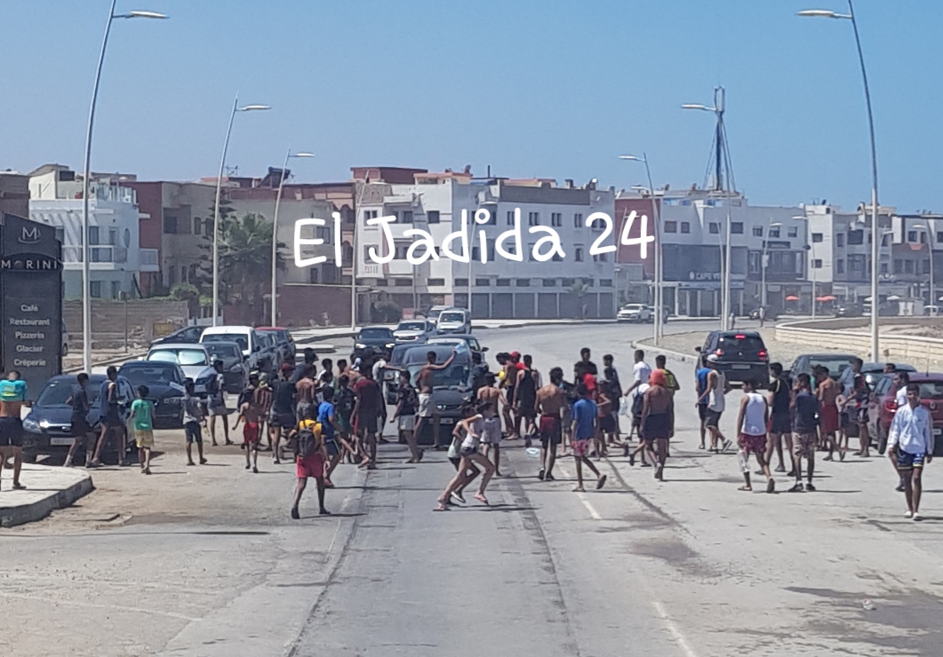 بالصور.. اعتداءات وقطع للطرق وفوضى في إحتفالات ظاهرة ''احليلو'' بالجديدة