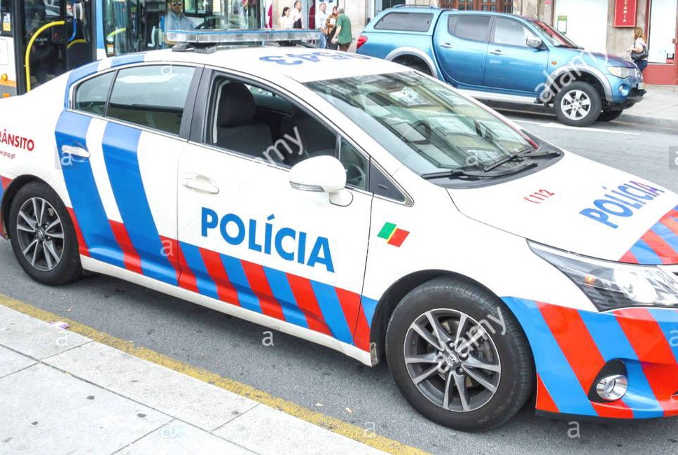 شرطي برتغالي يتعرض لسرقة جوازين للسفر وبطاقته المهنية على شاطئ الجديدة