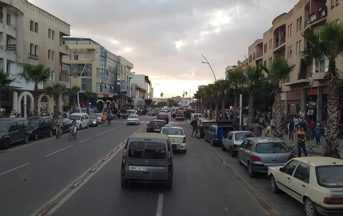 ازدحام مروري واقبال كبير على مدينة الجديدة بعد نهاية عطلة العيد