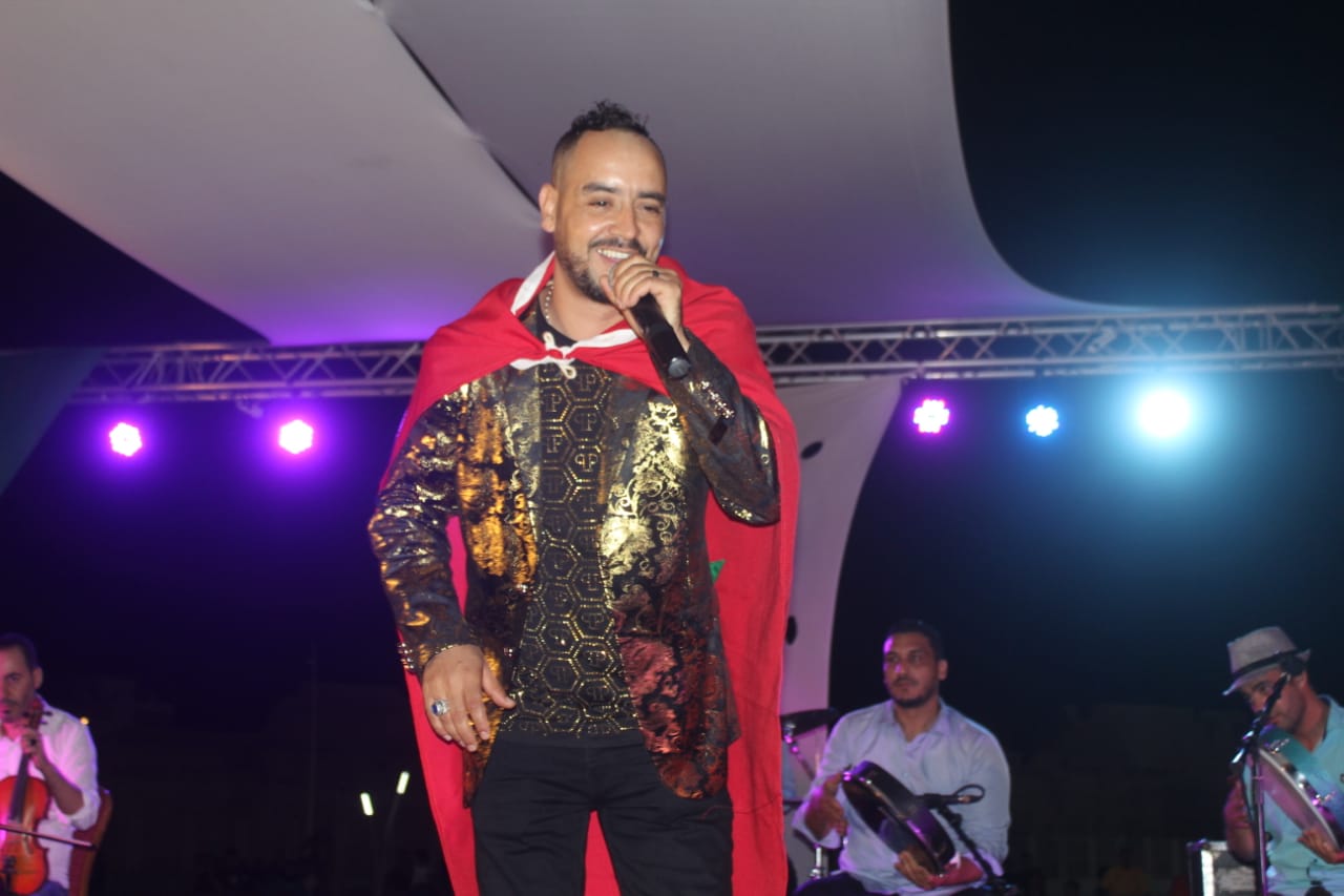 قادما من الديار الإيطالية.. الفنان علي جديدي يتألق بمهرجان أنغام الجديدة وسط إعجاب الجماهير الفنية