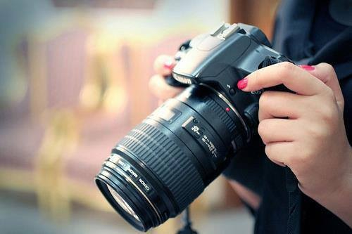 الجديدة 24 تتوصل من المديرية العامة للأمن الوطني ببلاغ حول قضية متابعة الصحفية ومن معها بالرباط