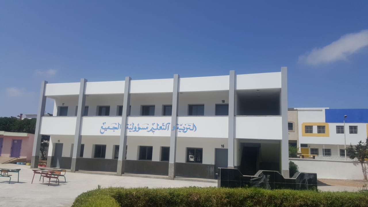 المدير الاقليمي للتعليم يتفقد مدرسة الروداني بحي السلام في حلتها الجديدة