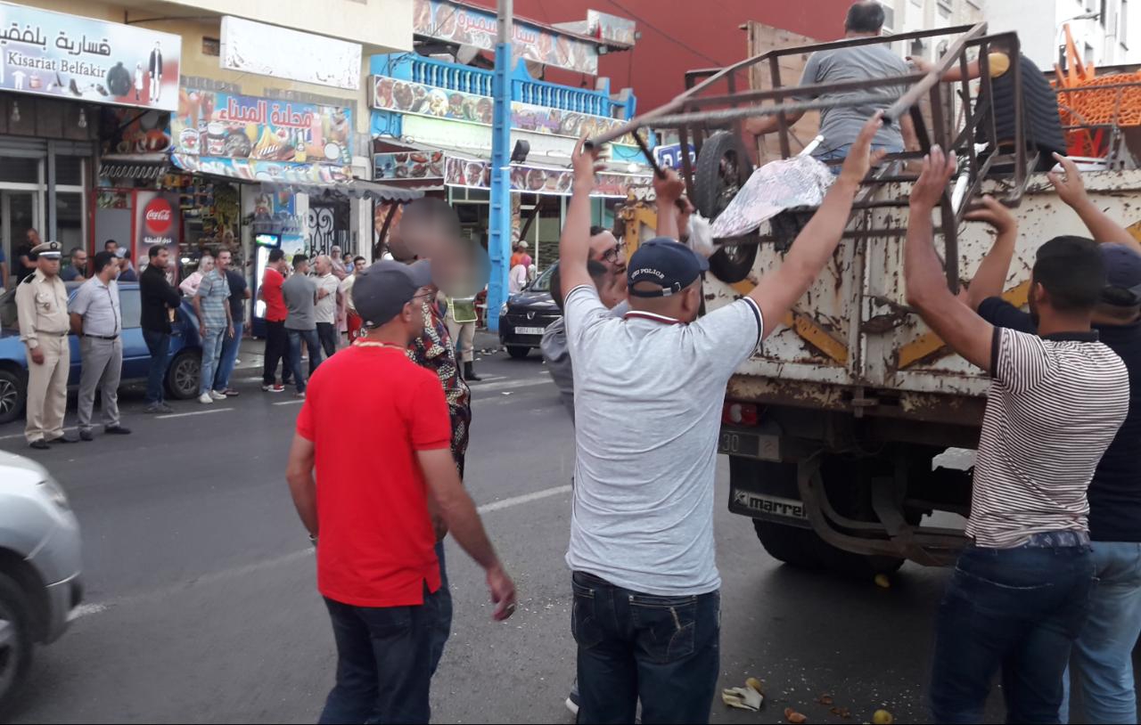 للتنديد بممارسات.. بائع متجول بالجديدة يحاول إضرام النار في جسده!