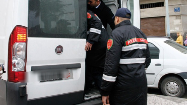 عناصر الأمن توقف منقبة رفقة خليلها داخل بيت الزوجية بمدينة البئر الجديد