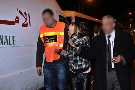 وضع سيدتين تحت تدابير الحراسة النظرية بعد وفاة شخص داخل منزل للدعارة بحي المطار بالجديدة