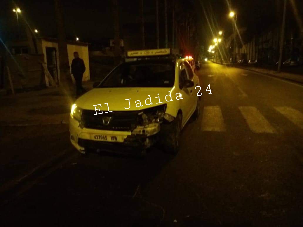 حادثة سير مميتة جراء اصطدام ''طاكسي'' صغير ودراجة نارية بالجديدة