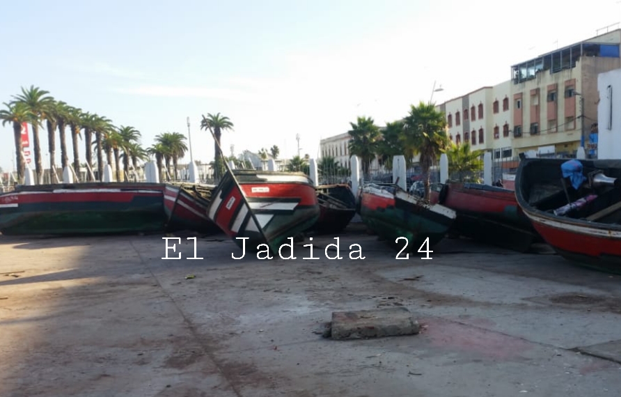 السلطات الاقليمية المختصة تحجز بميناء الجديدة عدد كبير من قوارب الصيد العشوائية