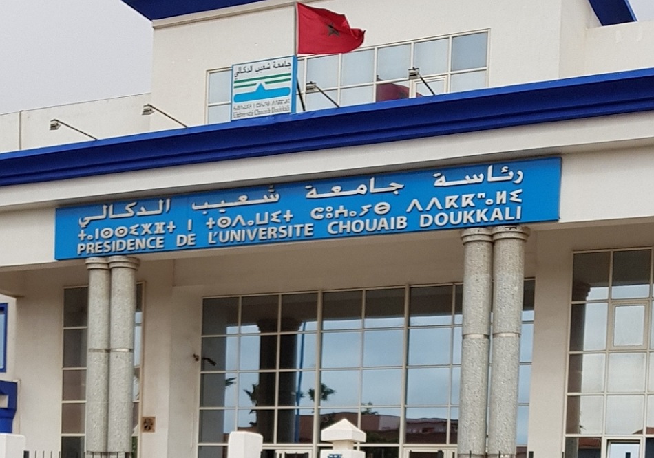 ماذا يحدث في اسلاك الماستر بكلية الآداب والعلوم الانسانية بالجديدة؟