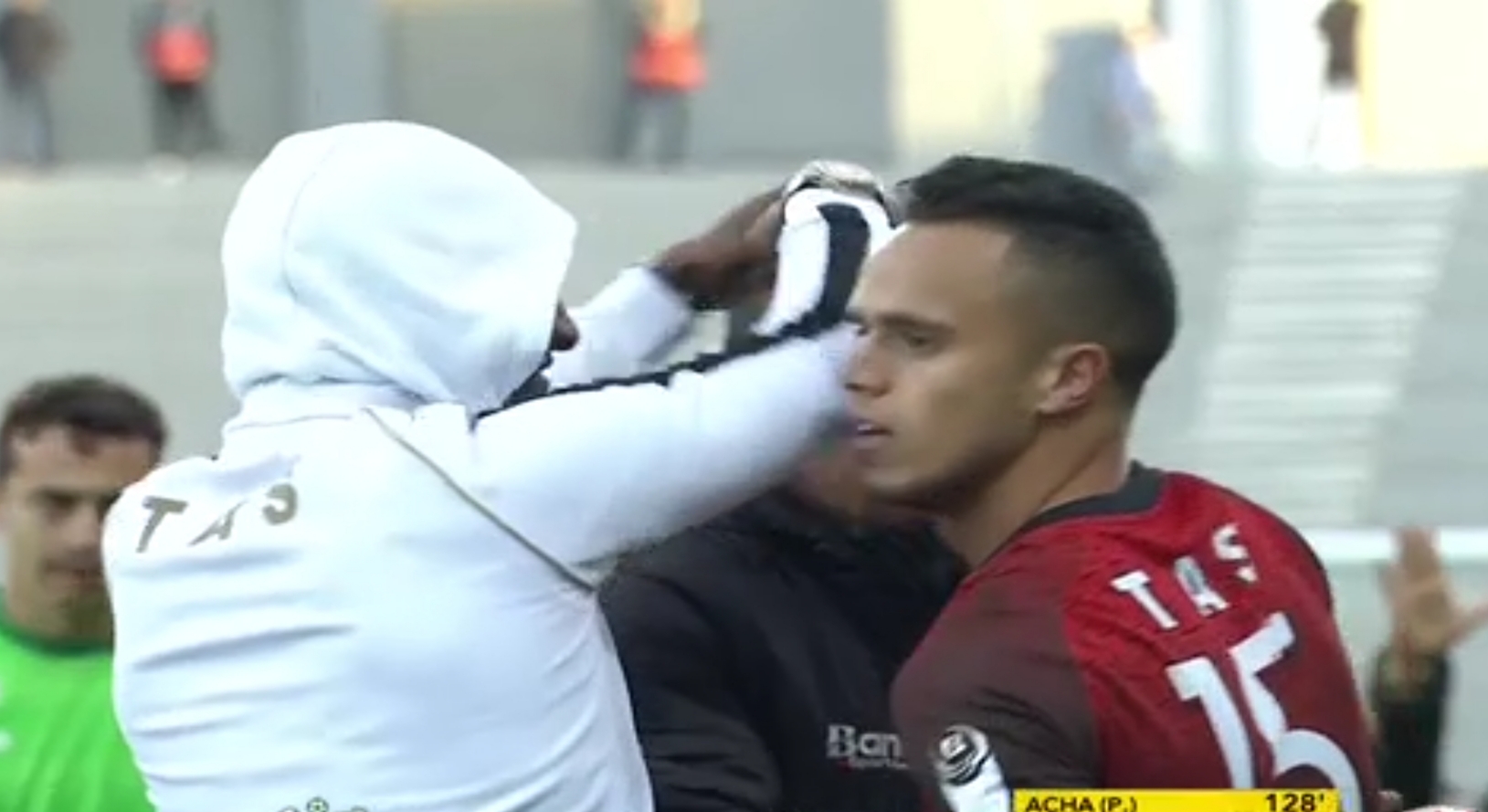 شاهد.. الاتحاد البيضاوي يفاجئ الدفاع الحسني الجديدي ويخرجه من نصف نهائي كأس العرش