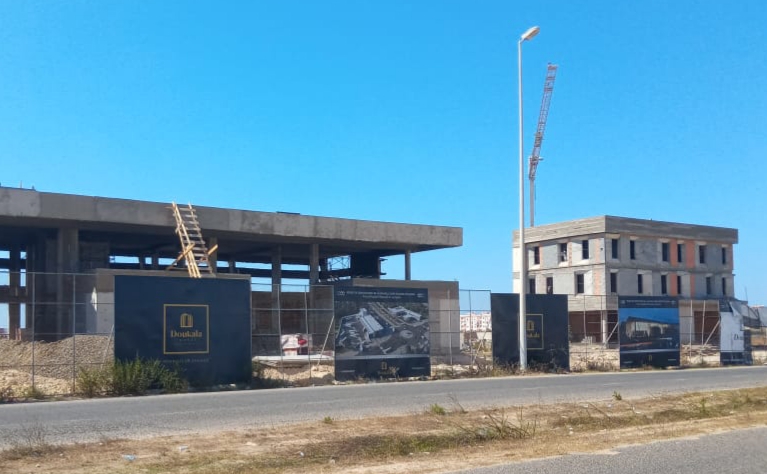 ''نقالة الجديدة'' يهاجمون المقاول المسؤول عن بناء المحطة الطرقية ويطالبون عامل الاقليم بالتدخل