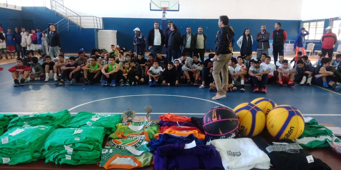 اسدال الستار عن الدورة التكوينية لكرة السلة 3×3  من تنظيم نادي الدفاع الحسني الجديدي لتنمية كرة السلة