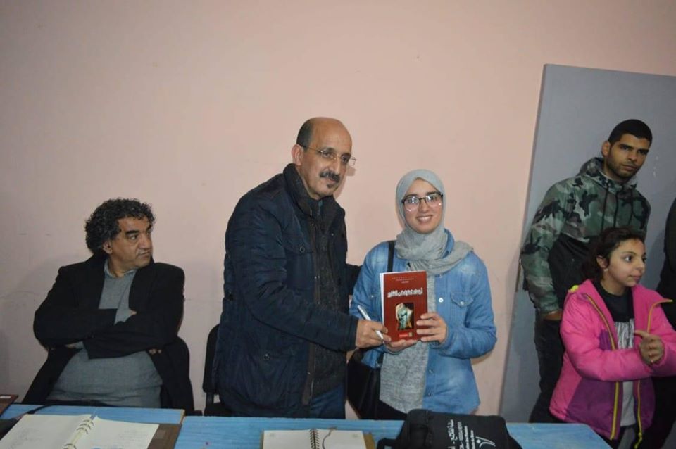 الكاتب و الاعلامي محمد الصفى يوقع بالجديدة مجموعته القصصية ''أجساد تحترق في الشارع ''