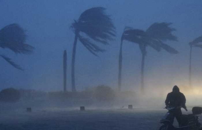 الامطار العاصفية تقطع الكهرباء عن 13 جماعة بإقليم الجديدة ومصالح الONEE تتدخل سريعا لإعادة الشبكة لوضعها العادي