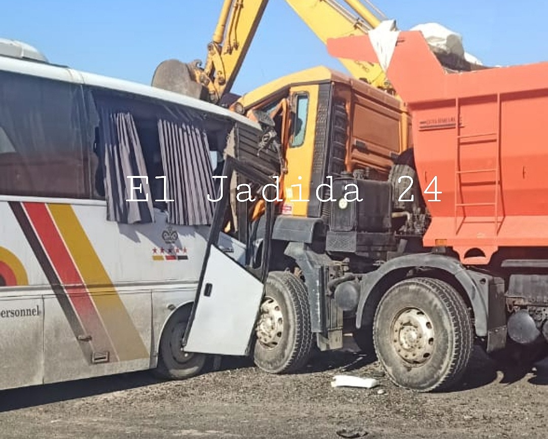 قتيل و4 جرحى في حادثة سير خطيرة بطريق الجرف الأصفر