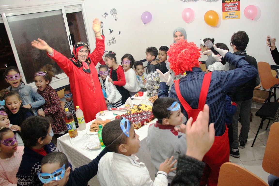 شاهد.. مركز 'منارة اللغات' بالجديدة ينظم حفل رأس السنة لفائدة اطفال المعهد