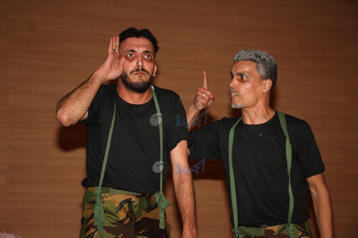 فرقة ولآد الحي للمسرح بالجديدة تعرض مسرحيتها الجديدة  'علا شاحنا هنا '