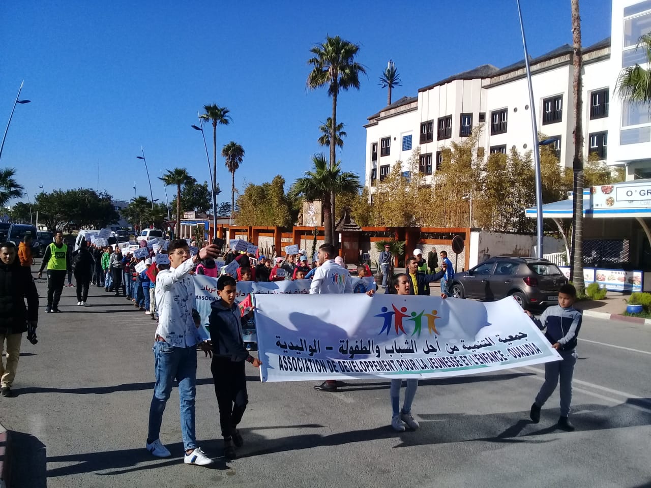 الوليدية..جمعية التنمية من أجل الشباب والطفولة تتضامن مع مرضى السرطان
