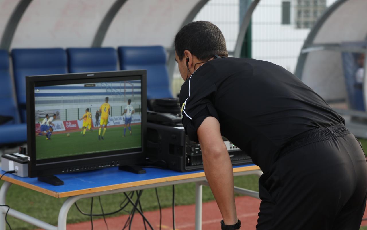 ملعب أحمد شكري بالزمامرة جاهز لتشغيل تقنية الفار ابتداء من الأحد ضد يوسفية برشيد