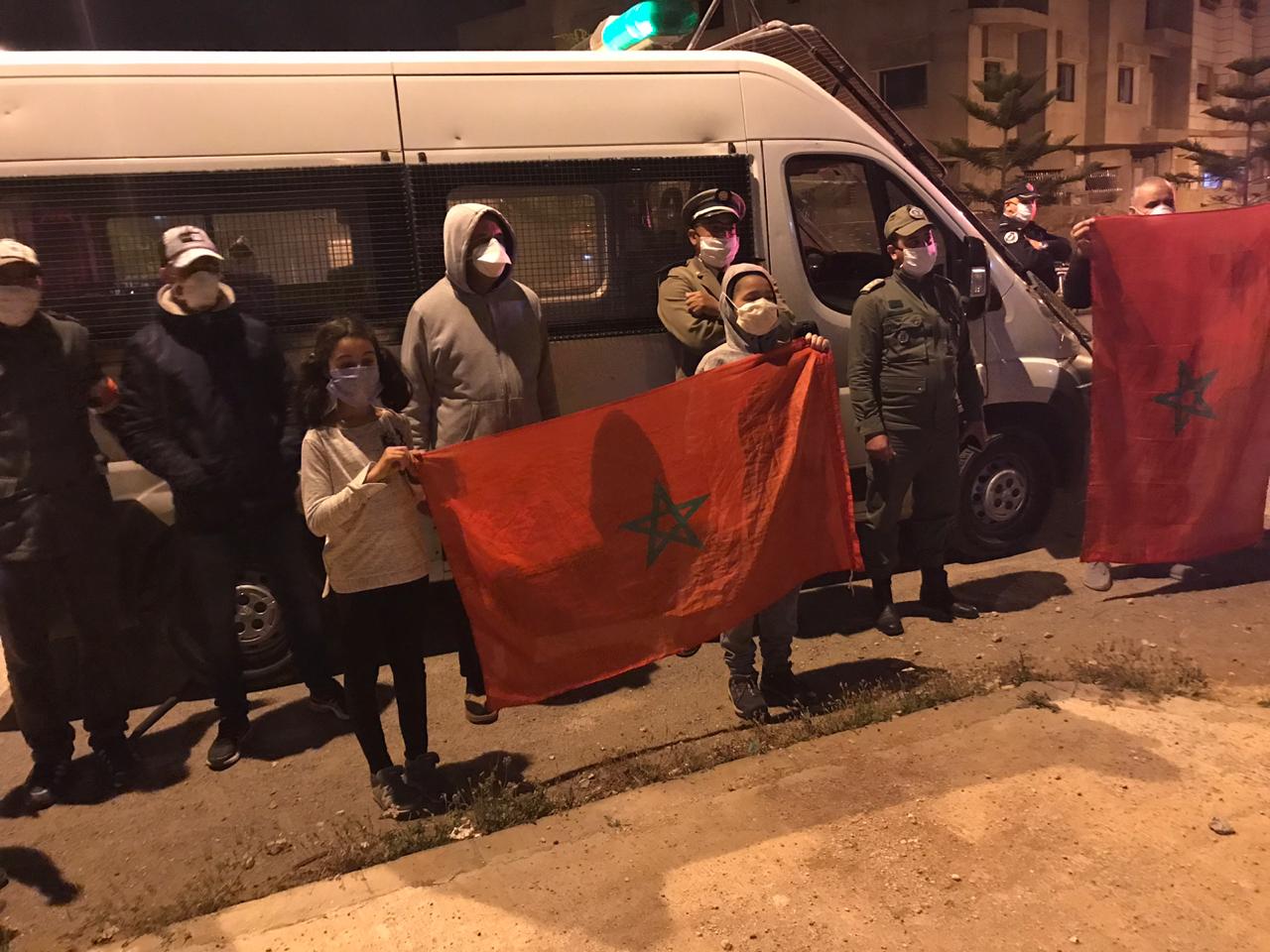 ساكنة تجزئة 'وسط الجديدة' تتفاعل مع السلطات المحلية أثناء زيارتها للحي