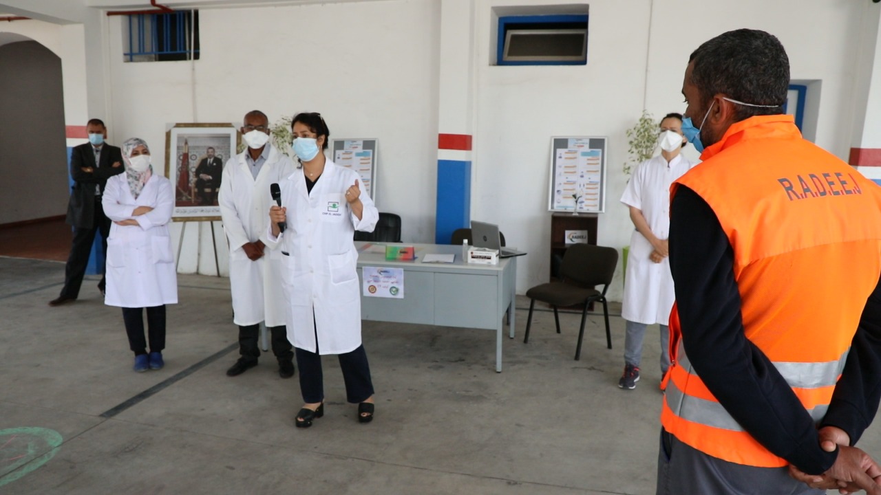 وكالة ''لاراديج'' تشدد اجراءات الوقاية ضد كوفيد-19 حماية لمستخدميها وزيناء الوكالة