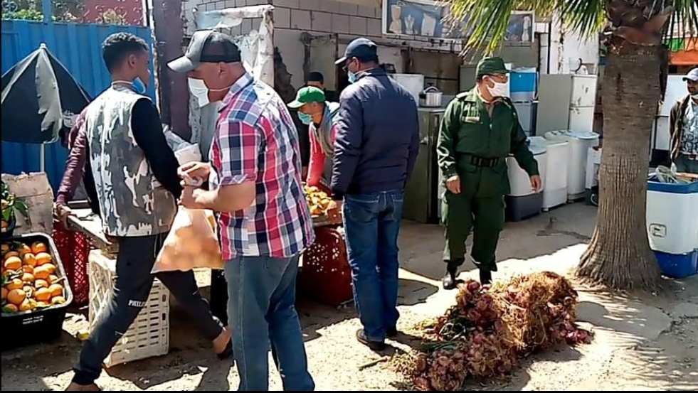 سلطات البئر الجديد تتدخل لتحرير الملك العمومي وفرض تطبيق التدابير الوقائية ضد فيروس كورونا