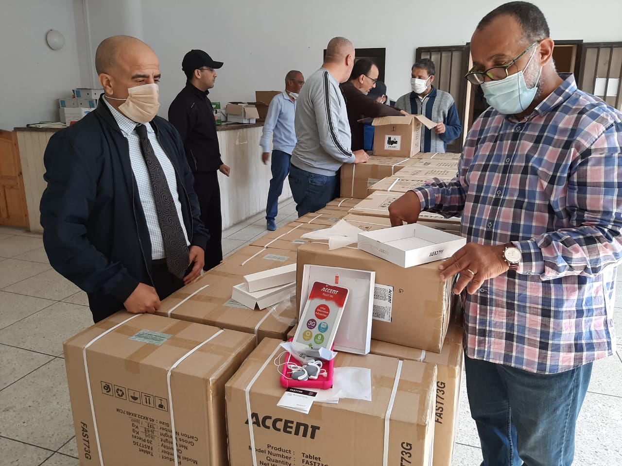 توزيع 1291 لوحة الكترونية لفائدة تلاميذ العالم القروي بإقليم الجديدة