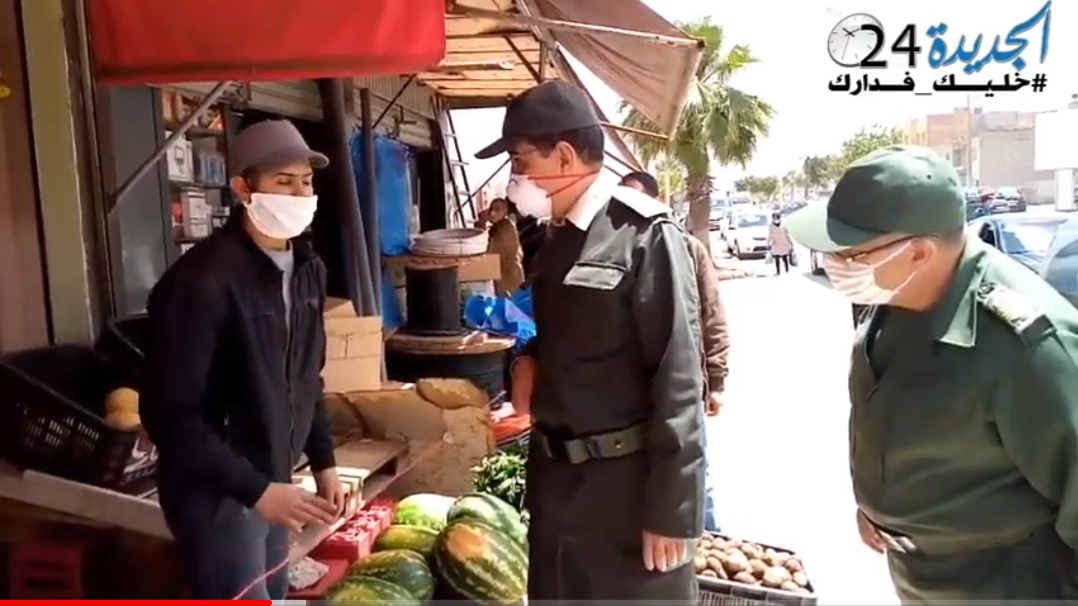 شاهد.. عامل الجديدة يزور  مدينة البئر الجديد والجماعات المجاورة ويتفقد السدود الأمنية بالمنطقة