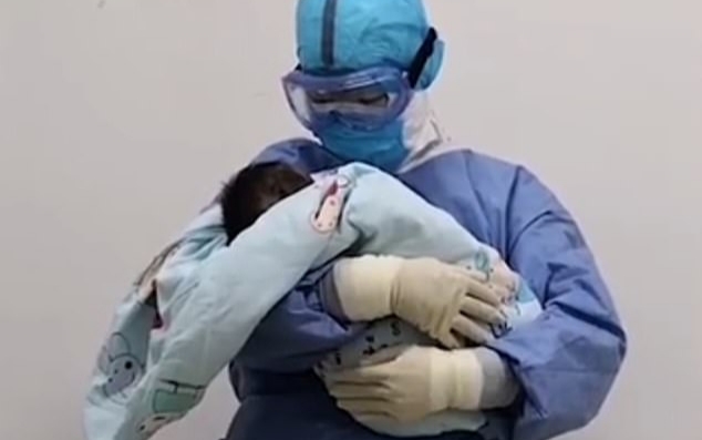 عاجل.. جميع أفراد عائلة الرضيع المصاب بكورونا بجماعة مولاي عبد الله غير مصابين بالفيروس