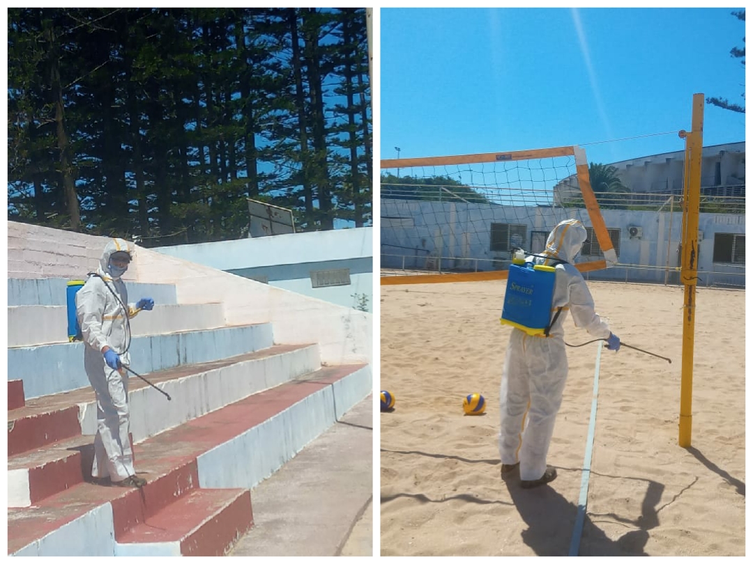 الدفاع الجديدي لكرة الطائرة يباشر عملية تعقيم مرافق ملعب كرة الطائرة الشاطئية