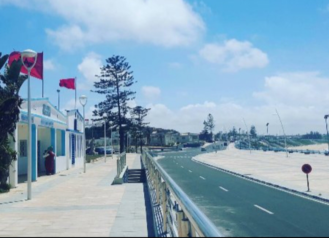 مراكز الاصطياف بالجديدة وسيدي بوزيد تستقبل 25 مستخدما بوحدة الجرف الأصفر بعد مغادرتهم مستشفى بن سليمان