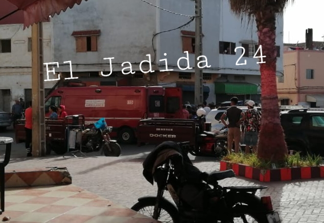 مجرم خطير ''يشرمل'' بسيف مواطنين في الشارع العام بالجديدة