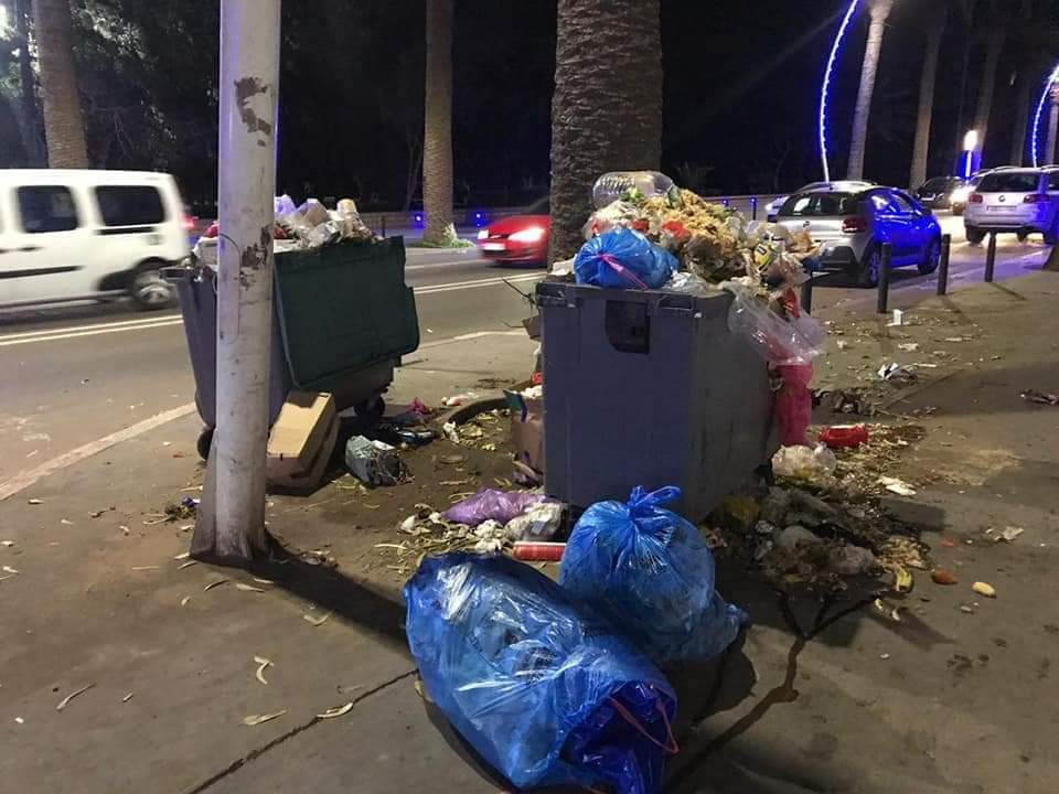 نقابة عمال ومستخدمي شركة النظافة بالجديدة يدعون إلى وقفة احتجاجية أمام مقر الجماعة