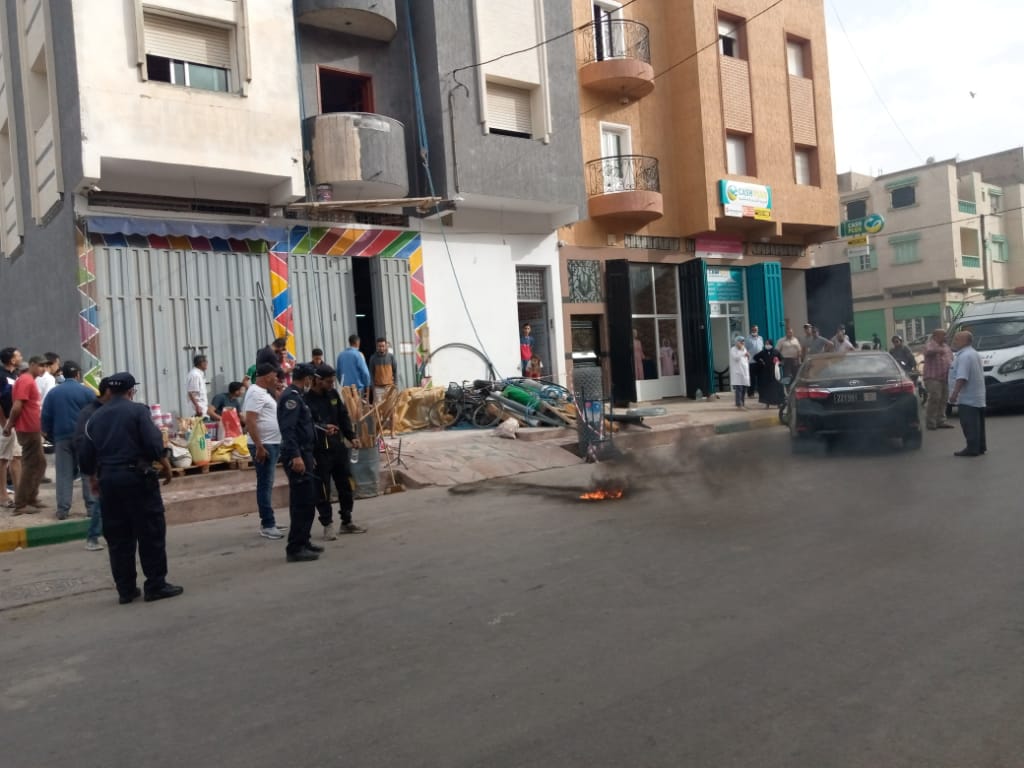 البئر الجديد: إصابة صباغ بجروح خطيرة بعد سقوطه داخل ورشة للصباغة