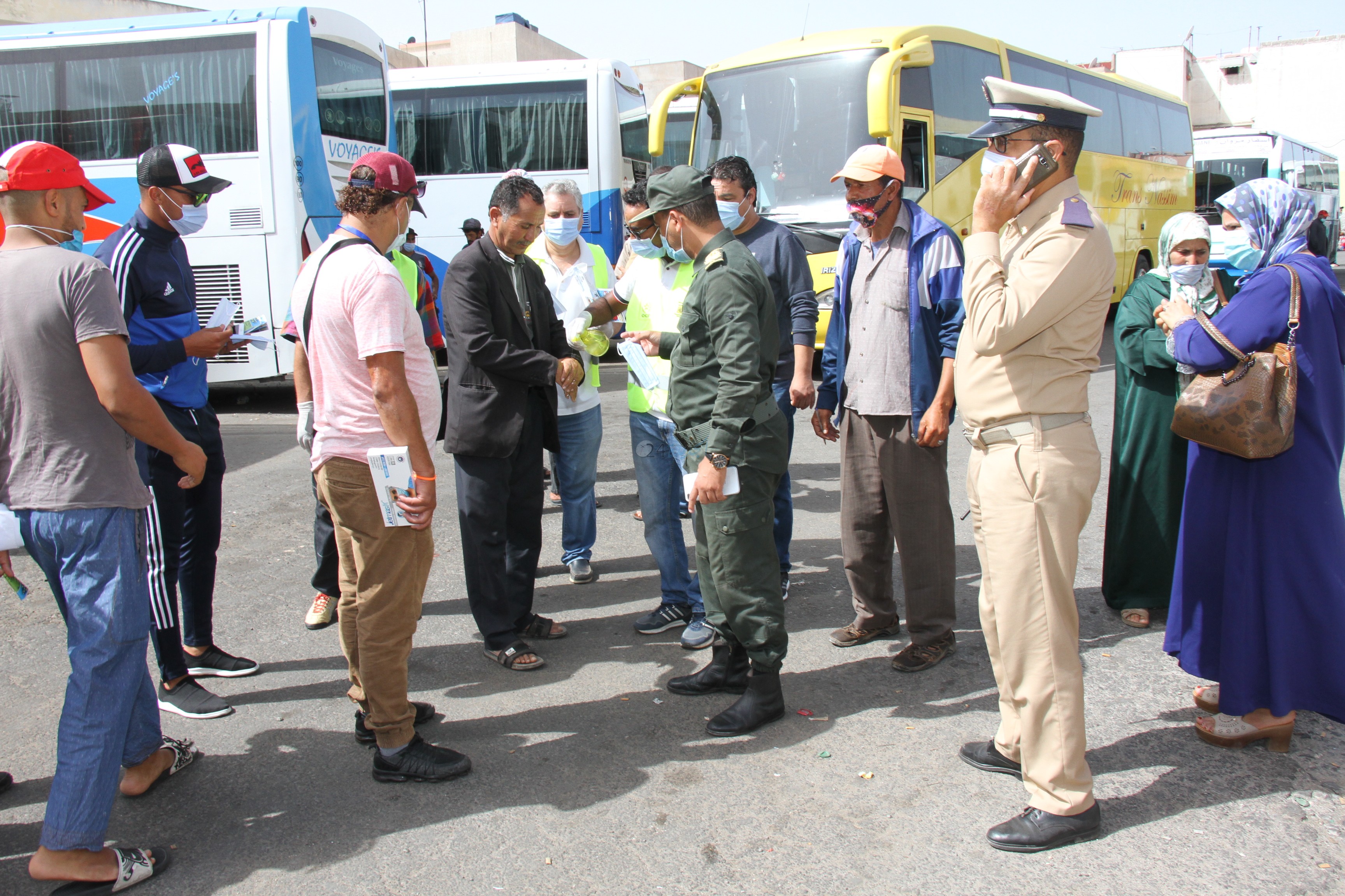 قائد الملحقة الإدارية الثالثة  بالجديدة يقود حملة تحسيسية  من تنظيم جمعية متقاعدي الفوسفاط  للتنمية والسلم