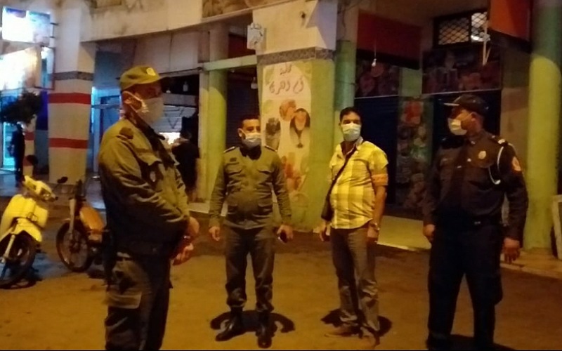 الشرطة الإدارية بجماعة الجديدة تنخرط في عمليات المراقبة والسهر على تنفيذ قرارات الاغلاق